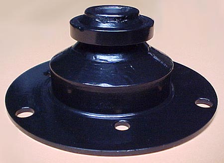 Back hub puller lip.jpg (29751 bytes)